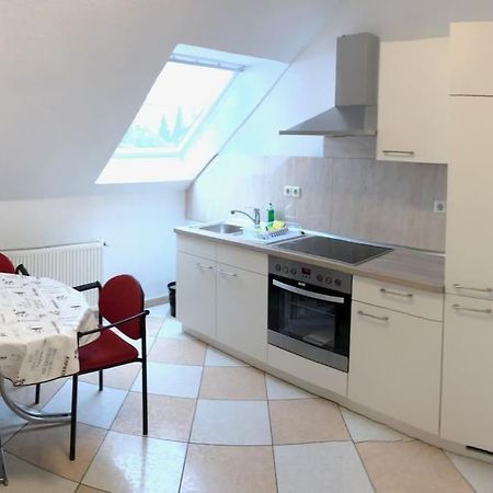 Apartmenthaus Am Bahnhof 代特莫尔德 外观 照片