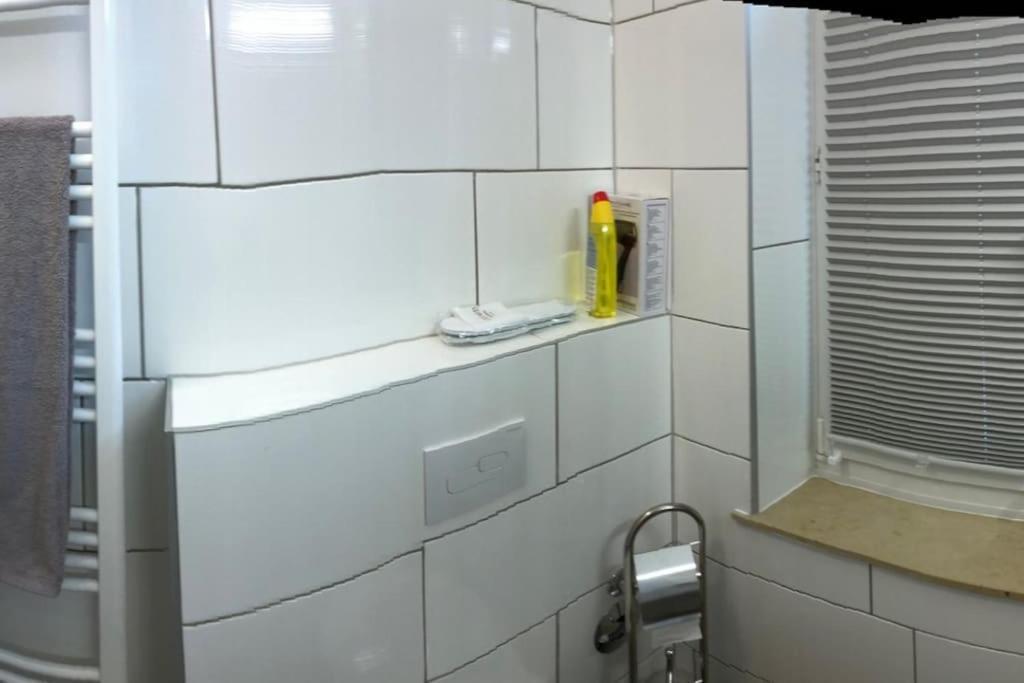 Apartmenthaus Am Bahnhof 代特莫尔德 外观 照片