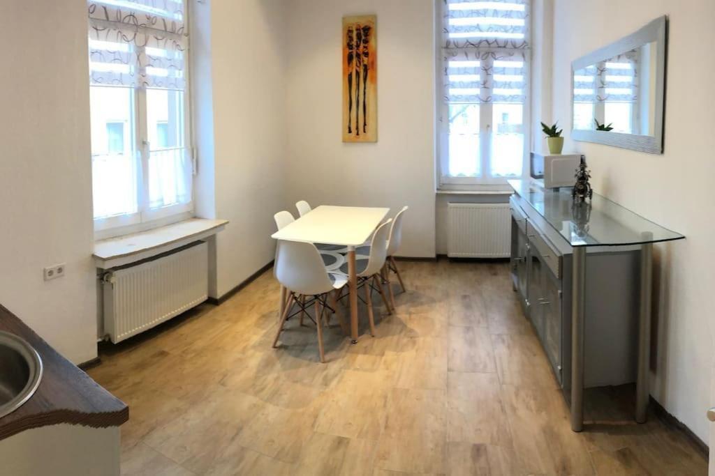 Apartmenthaus Am Bahnhof 代特莫尔德 外观 照片