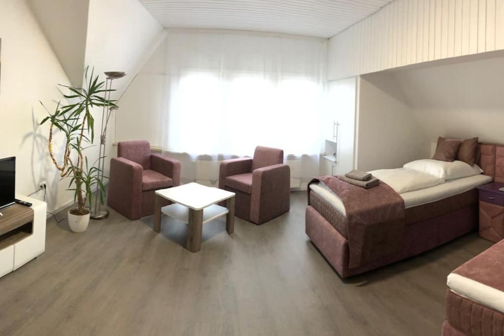 Apartmenthaus Am Bahnhof 代特莫尔德 外观 照片