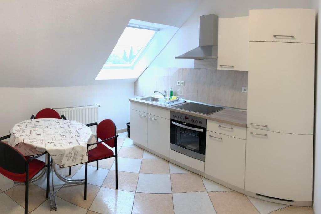 Apartmenthaus Am Bahnhof 代特莫尔德 外观 照片
