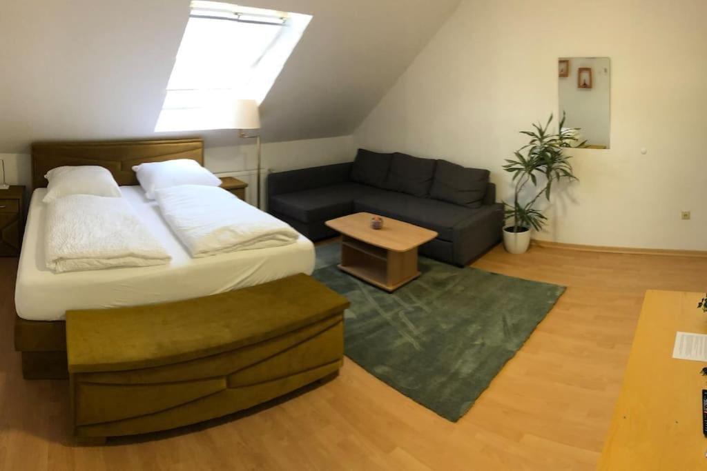 Apartmenthaus Am Bahnhof 代特莫尔德 外观 照片