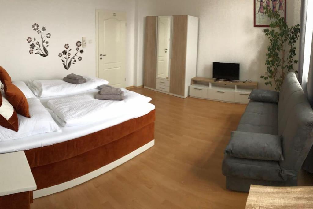 Apartmenthaus Am Bahnhof 代特莫尔德 外观 照片