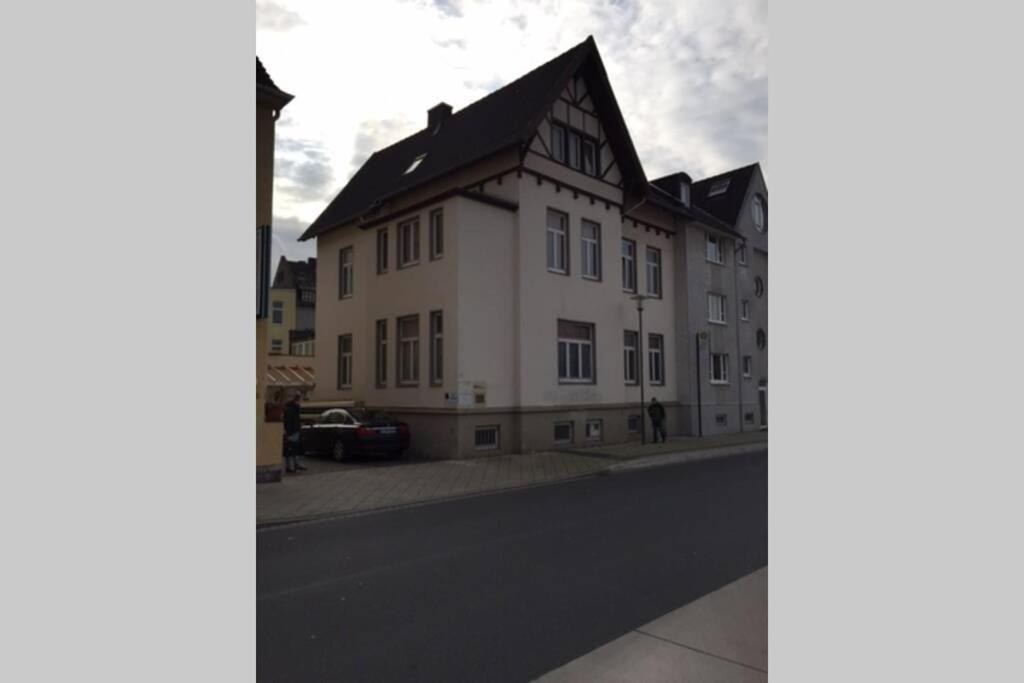 Apartmenthaus Am Bahnhof 代特莫尔德 外观 照片