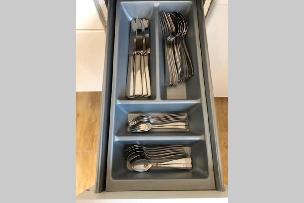 Apartmenthaus Am Bahnhof 代特莫尔德 外观 照片