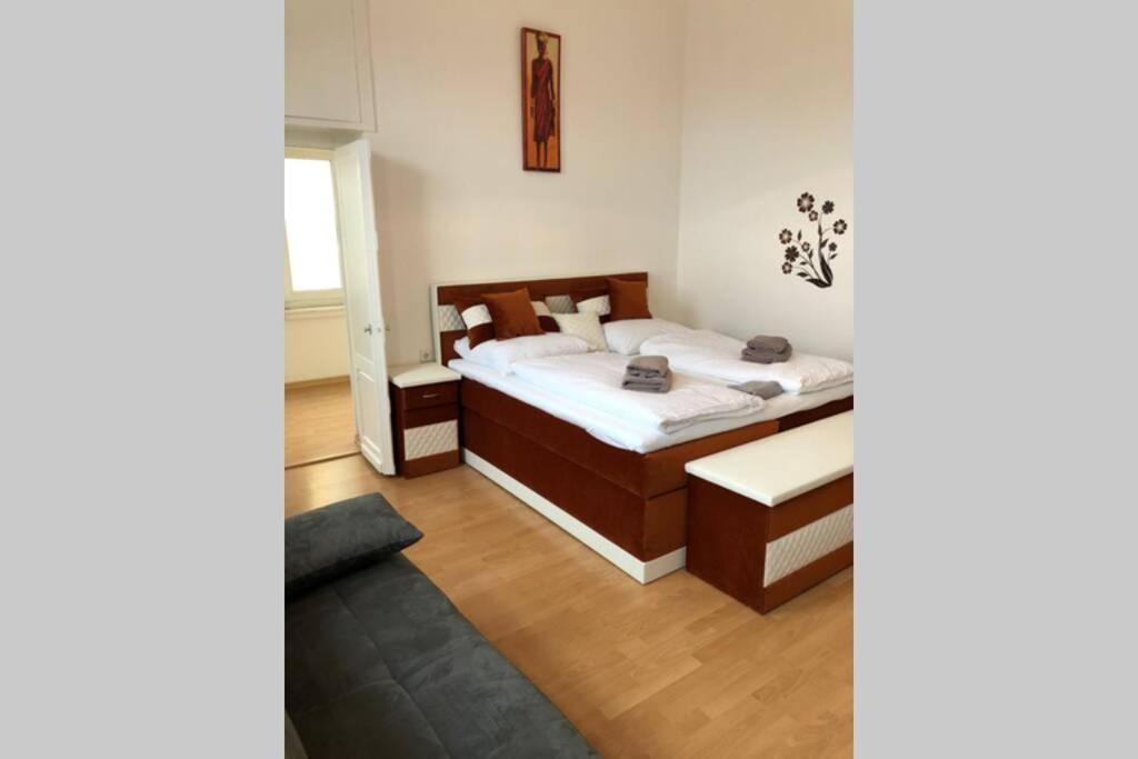 Apartmenthaus Am Bahnhof 代特莫尔德 外观 照片