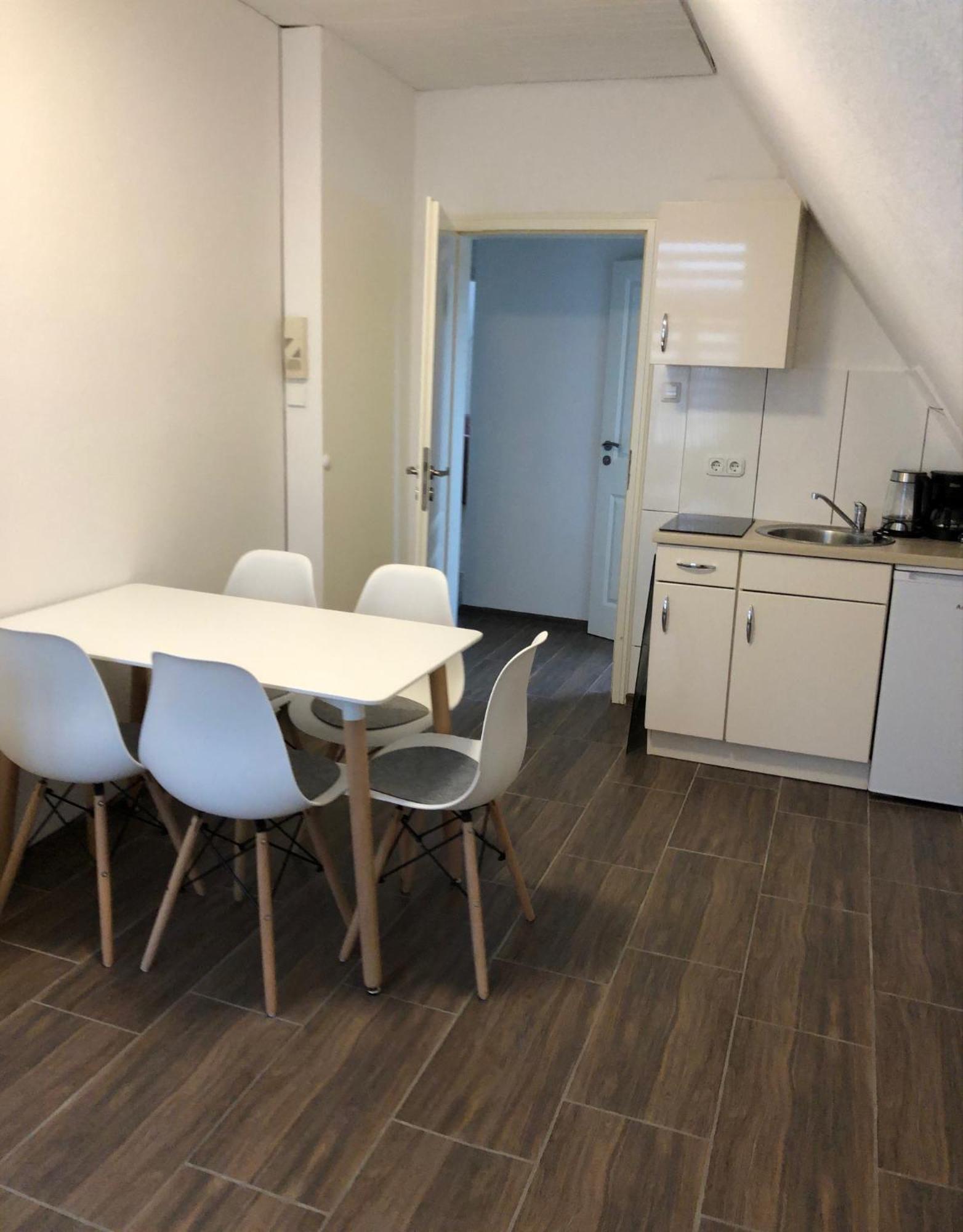 Apartmenthaus Am Bahnhof 代特莫尔德 外观 照片