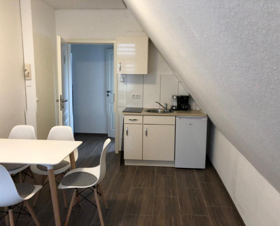 Apartmenthaus Am Bahnhof 代特莫尔德 外观 照片