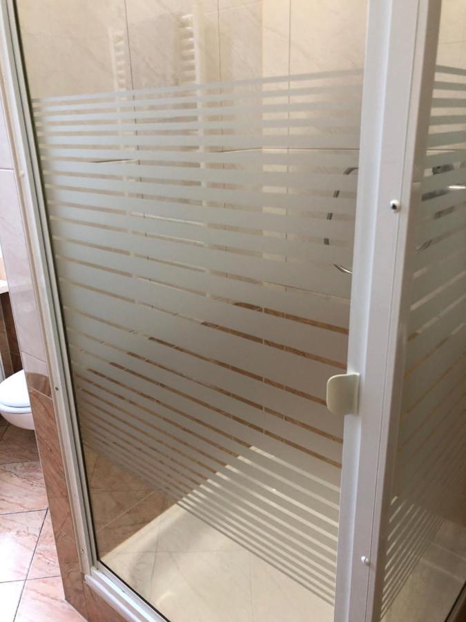 Apartmenthaus Am Bahnhof 代特莫尔德 外观 照片