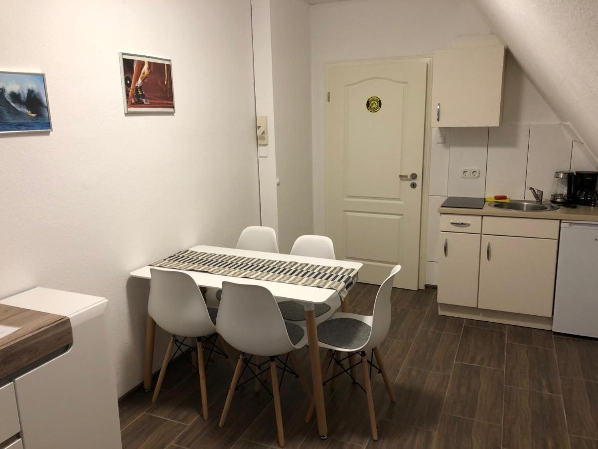 Apartmenthaus Am Bahnhof 代特莫尔德 外观 照片