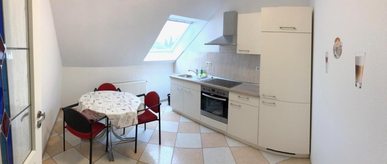 Apartmenthaus Am Bahnhof 代特莫尔德 外观 照片