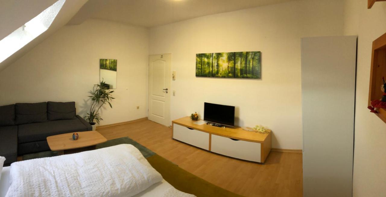 Apartmenthaus Am Bahnhof 代特莫尔德 外观 照片